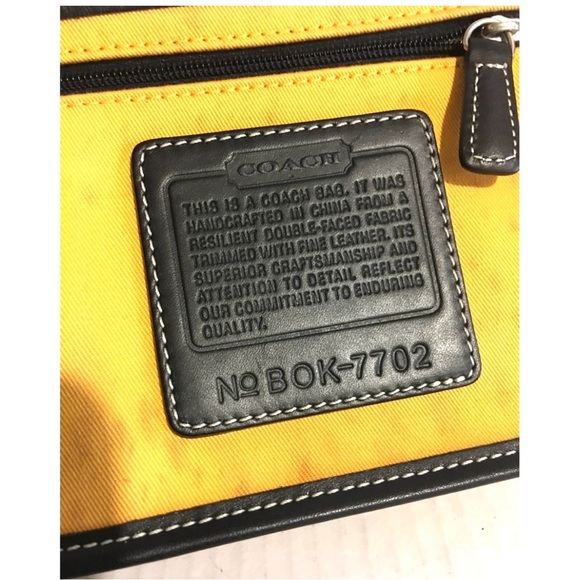 Coach beige canvas shoulder handbag with black leather strap & time - Picture 7 of 7